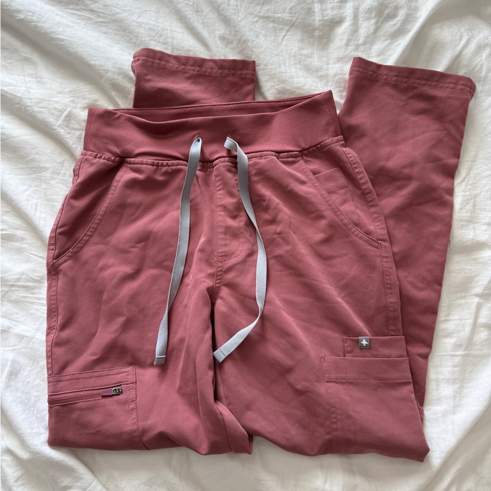 Figs Petite Yola High Waisted Scrub Pants in Mauve